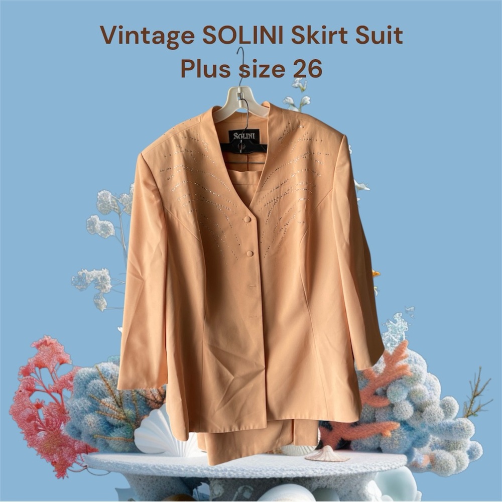 ✔️ Vintage SOLINI Soft Peach & Rhinestone 2pc Jacket & Skirt Suit plus SZ 26 EUC